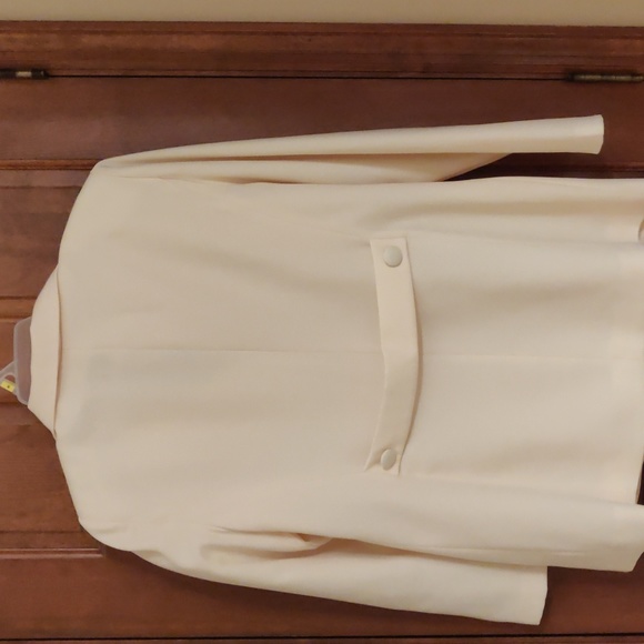 Danny & Nicole Light Yellow 2 Piece Suit Size 12P - Picture 3 of 10